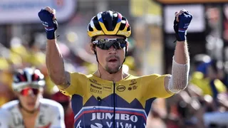 Primoz Roglic mostró sus cartas en el Tour con triunfo en el primera cima del recorrido