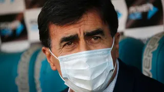 Quinteros, molesto por el arbitraje: El partido se definió por una línea que hace esta gente del VAR