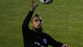 Arturo Vidal trabajó al margen de sus compañeros en última práctica de la Roja