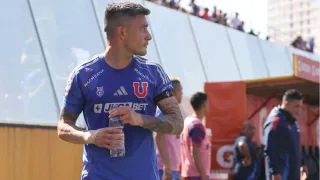 Charles Aránguiz fue expulsado ante Palestino y se perderá el clásico ante U Católica
