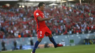 Un nostálgico Esteban Paredes recordó los “momentos inolvidables con La Roja”