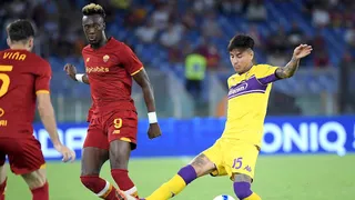 Erick Pulgar se matriculó con asistencia en derrota de Fiorentina ante AS Roma en la Serie A