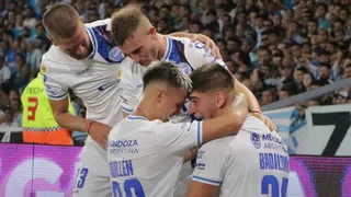 Godoy Cruz tumbó a Racing y llegará encendido al duelo con Colo Colo en la Libertadores
