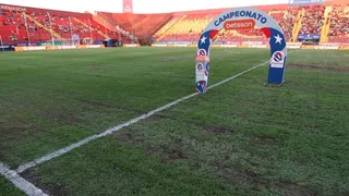 Preocupa el estado de la cancha en Santa Laura de cara al clásico entre la UC y Colo Colo