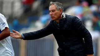 Holan: Tenemos un plantel que debe tener dos futbolistas por puesto y eso no ha ocurrido