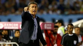 En medio de su delicado cuadro de salud: La emotiva foto de Edgardo Bauza con la camiseta argentina