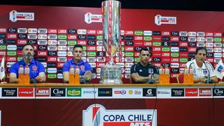¡Sólo se mira! En Colo Colo y la U no tocaron el trofeo de la Copa Chile