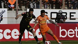 Cobreloa se benefició de un autogol en el último minuto para vencer a San Luis en Calama