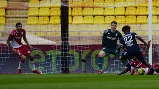 Guillermo Maripán tuvo destacada actuación en la goleada de Monaco ante Bordeaux