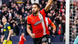 Newcastle cayó sorpresivamente ante Luton Town con un tanto de Andros Townsend