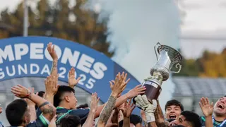 De héroe a incógnita: el incierto futuro de un DT que logró el ascenso