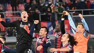 Gary Medel se disfrazó de mago con espectacular pase en triunfo de Bologna sobre Cagliari