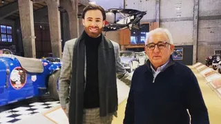 Administrador de museo de autos: Ben se veía como un niño con su juguete favorito