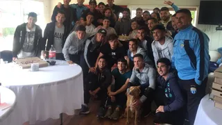 Plantel de Magallanes celebró el cumpleaños 42 de Sabastián Abreu