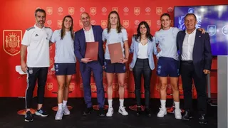 España igualó los sueldos de las selecciones masculina y femenina de fútbol
