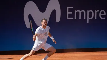 Pedro Martínez dio la sorpresa ante Arthur Fils y se instaló en semis del Chile Open