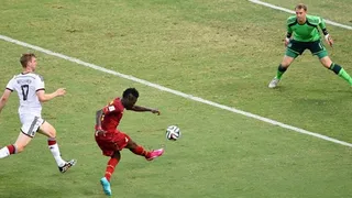 Asamoah Gyan sorprendió a los alemanes marcando el segundo gol de Ghana