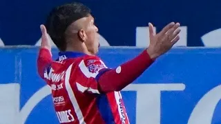 Benjamín Galdames cerró la victoria de Atlético San Luis sobre Pumas en México