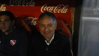 DT de Independiente está leyendo la autobiografía de Cristina: Es la número uno