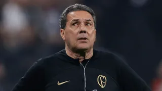 Vanderlei Luxemburgo: “¿Quién habló de Alexis Sánchez?”