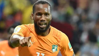 Drogba fue recibido por una multitud al presentar su candidatura a la Federación marfileña