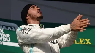 Lewis Hamilton agradeció al equipo de Mercedes por la victoria en Hungría