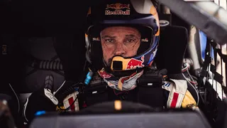 Francisco “Chaleco” López emprendió su viaje a Arabia Saudita para afrontar el Dakar 2022