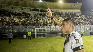 Carlos Palacios sumó minutos en empate de Vasco da Gama con Gremio en la Serie B de Brasil