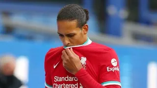 Virgil Van Dijk fue operado con éxito de su rodila derecha