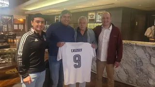 Reunión de cracks: Carlos Caszely se juntó con Enzo Francescoli en Buenos Aires