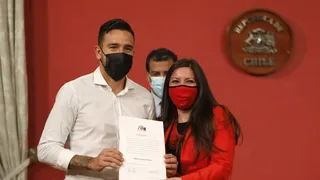 ¡Ya son chilenos! Diego Buonanotte y Matías Zaldivia recibieron su carta de nacionalidad