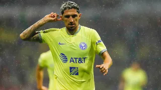 Diego Valdés marcó un gol y un autogol en el primer tiempo contra Mazatlán