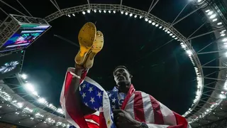 Estados Unidos dominó los relevos 4×100 y Duplantis dominó la garrocha en la octava jornada del Mundial