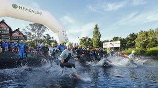 Las victorias de Bárbara Riveros y Santiago Ascenco en el Ironman 70.3 de Pucón