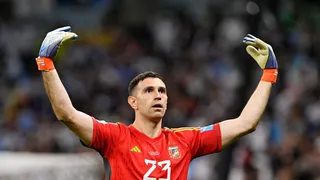 “Dibu” Martínez otra vez fue héroe de Argentina al atajar dos penales ante Países Bajos en cuartos