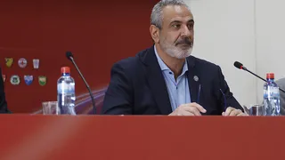 Solo algunos partidos con VAR: La idea de Milad para reducir el déficit presupuestario de la ANFP