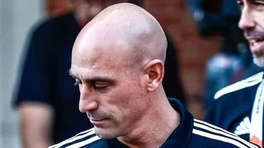 Excompañero de Rubiales que jugó en Chile: El beso a Jenni Hermoso fue producto de la emoción