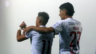 Bayron Oyarzo venció a Dituro con un preciso cabezazo y descontó para Curicó