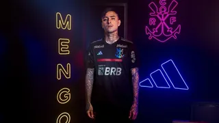 Erick Pulgar protagonizó lanzamiento de la nueva equipación de Flamengo