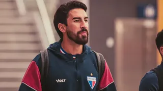 Fortaleza llegó a Chile y prepara la formación para desafiar a Colo Colo