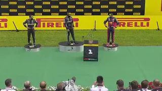 Podio anti Covid-19: Un robot entregó los premios en la F1 para mantener la distancia social