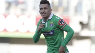 Bryan Carrasco ejecutó un penal y abrió la cuenta ante U. de Chile