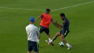 Sparring de 19 años le hizo un túnel a Neymar y el artillero de PSG se enojó