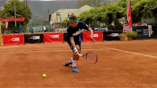 Juan Carlos Sáez barrió a rival argentino y pasó a cuartos de final en Túnez