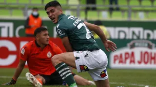 Tribunal de Disciplina citó a Víctor Espinoza por simulación ante U. Católica