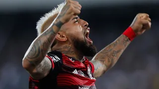 Vidal y Pulgar fueron citados en Flamengo para la semifinal ante Vélez en la Copa Libertadores