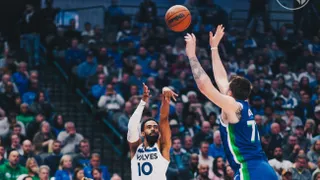 El esfuerzo de Irving y Doncic fue insuficiente para Dallas en derrota ante los Wolves
