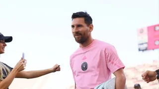 El llamativo momento que protagonizó Messi en una esquina en plena luz roja