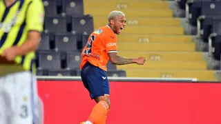 Junior Fernandes marcó ante Fenerbahce de Mesut Ozil y Basaksehir avanzó en la Copa de Turquía