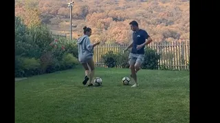 El coordinado juego con pelota de Angelo Henríquez y su novia croata durante la cuarentena